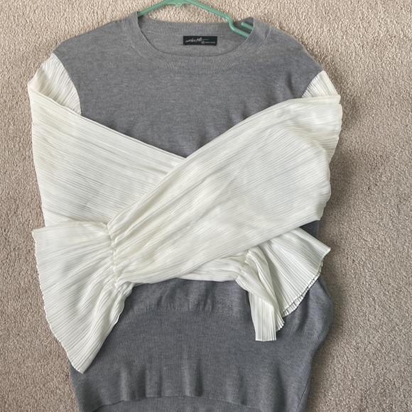 NWOT OneTwelfth bell sleeve sweater top - Picture 2 of 3